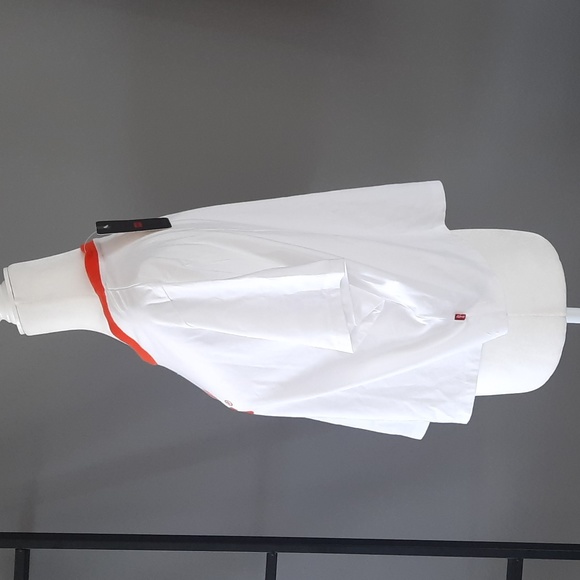 3 for $30. Levi's Cropped Jordie T-Shirt - Picture 3 of 12